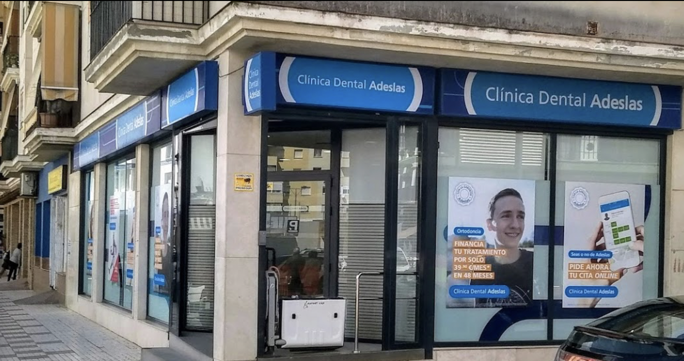 Clínica Dental en Estepona Málaga Adeslas